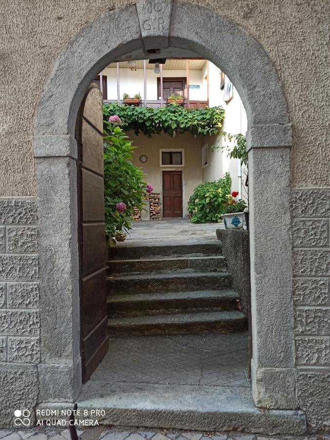 Апартаменти Casa Olmi Dependance Castiglione d'Intelvi Екстер'єр фото
